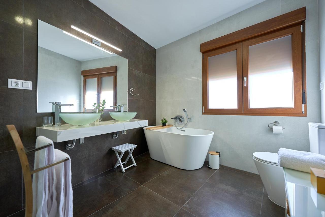 Duplex Casa De Las Argollas Grand Suite Parking Gratis بلاسينثيا المظهر الخارجي الصورة